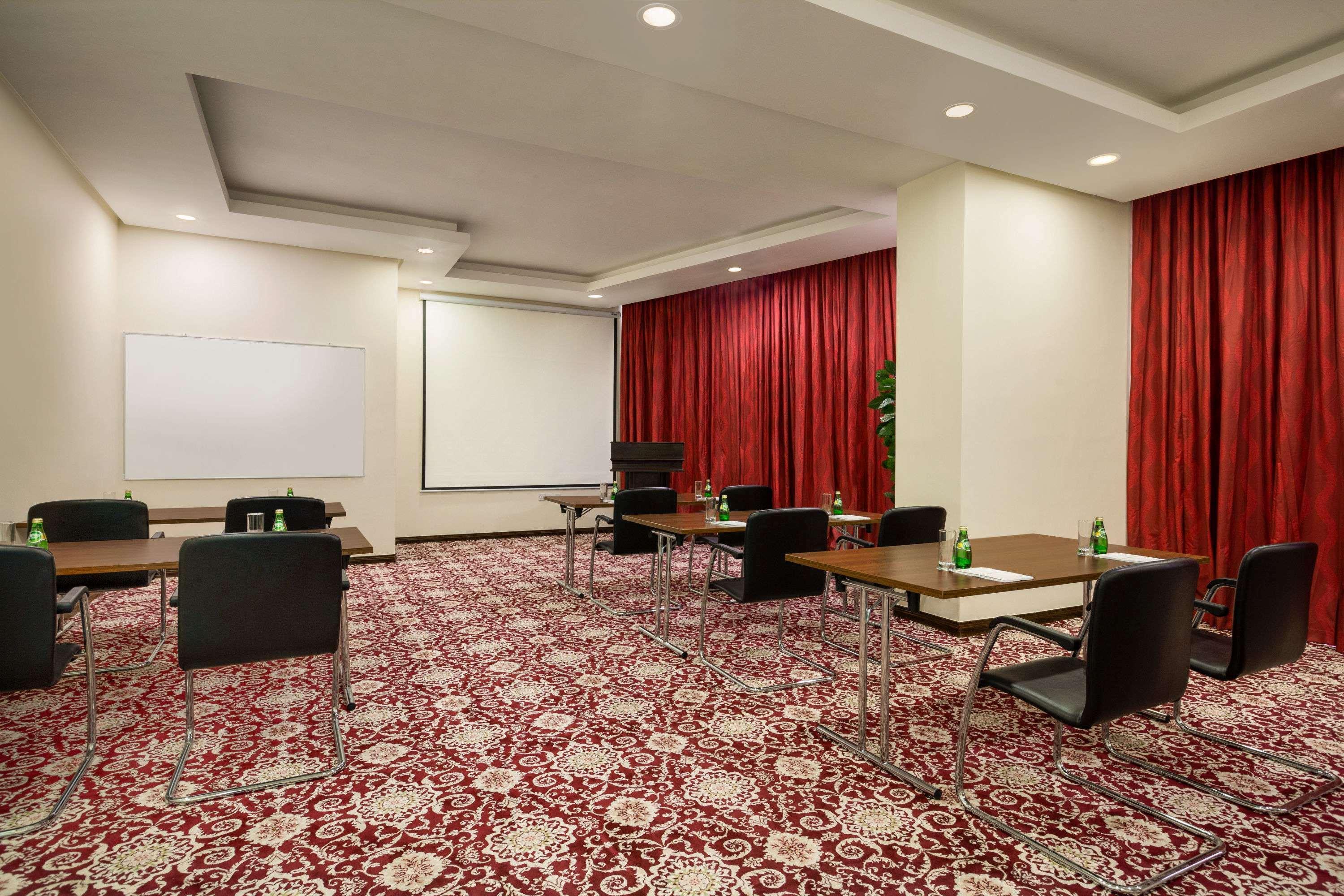 Ramada Encore By Wyndham Kuwait Downtown Кувейт Екстериор снимка