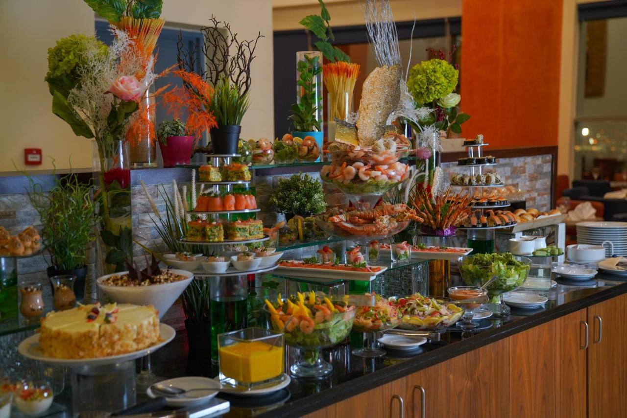 Ramada Encore By Wyndham Kuwait Downtown Кувейт Екстериор снимка